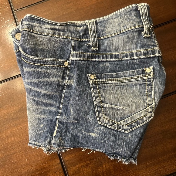 COPY - BKE STELLA CUT-OFF JEAN SHORTS - Picture 9 of 10